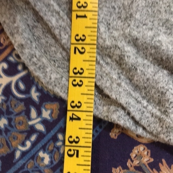 No Boundaries Women’s Pullover Sweater XL Light Gray Long Sleeves Soft - Picture 7 of 9